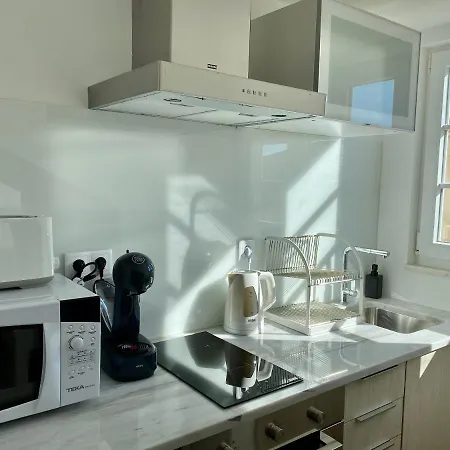 شقة Nestled In Bica: Small Studio, Big Experience